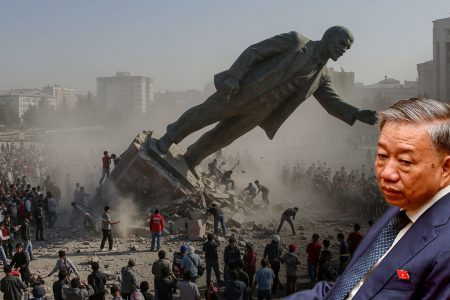 Tượng đài Lenin lớn nhất đổ nhào, điềm báo cho sự kết thúc cho một di sản man rợ?