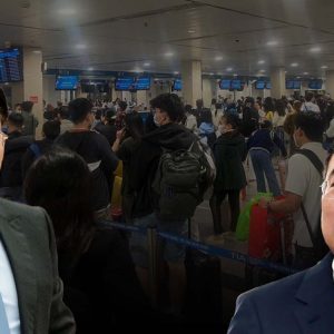 Cấm xuất cảnh vì nợ thuế: Sự lạm quyền hay lỗ hổng quản lý của Bộ Tài chính?